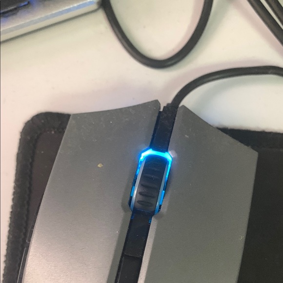 Gaming Mouse with Pink LED Lights - Picture 2 of 11